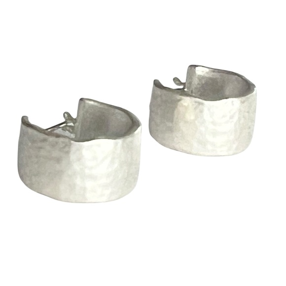 RLL Ralph Lauren Silver Hammered Hoop Pierced Minimalist Earrings - Picture 1 of 6
